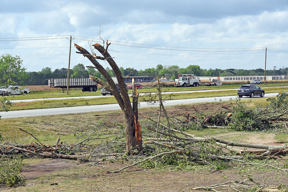 Tornado damages Eufaula